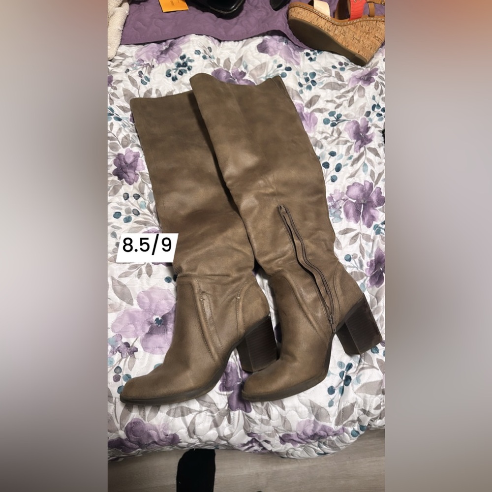 Women’s 8.5/9 brown boots